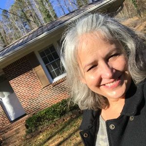 Meet your Posher, Angela